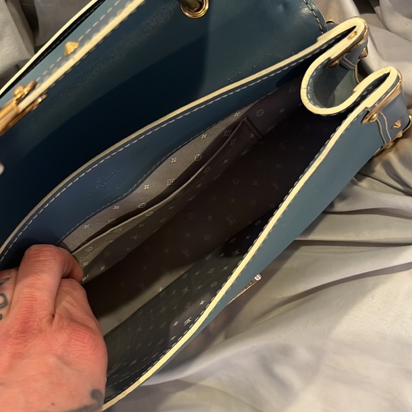 Limited Edition Louis Vuitton hand bag - Picture 2 of 6